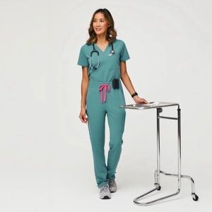 NWT Figs hydrogreen set XXS